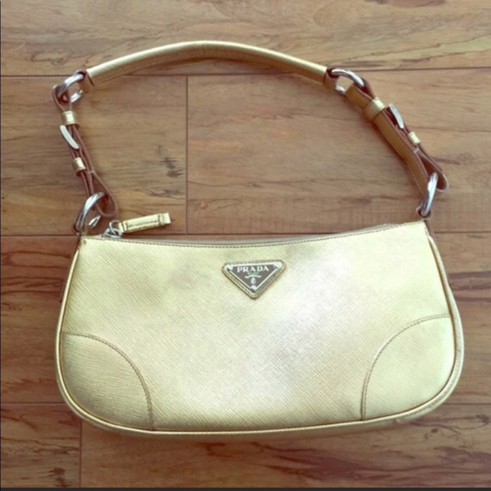 Authenting gold saffiano leather prada bag! ⭐️